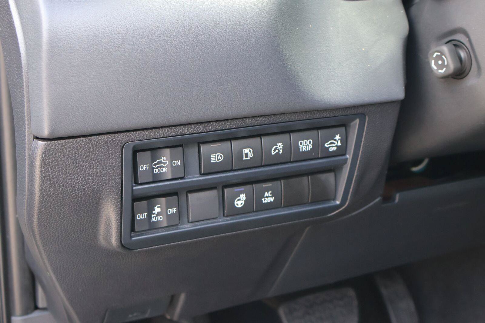 Used 2024 Toyota Tundra Platinum AWD/4WD image 21