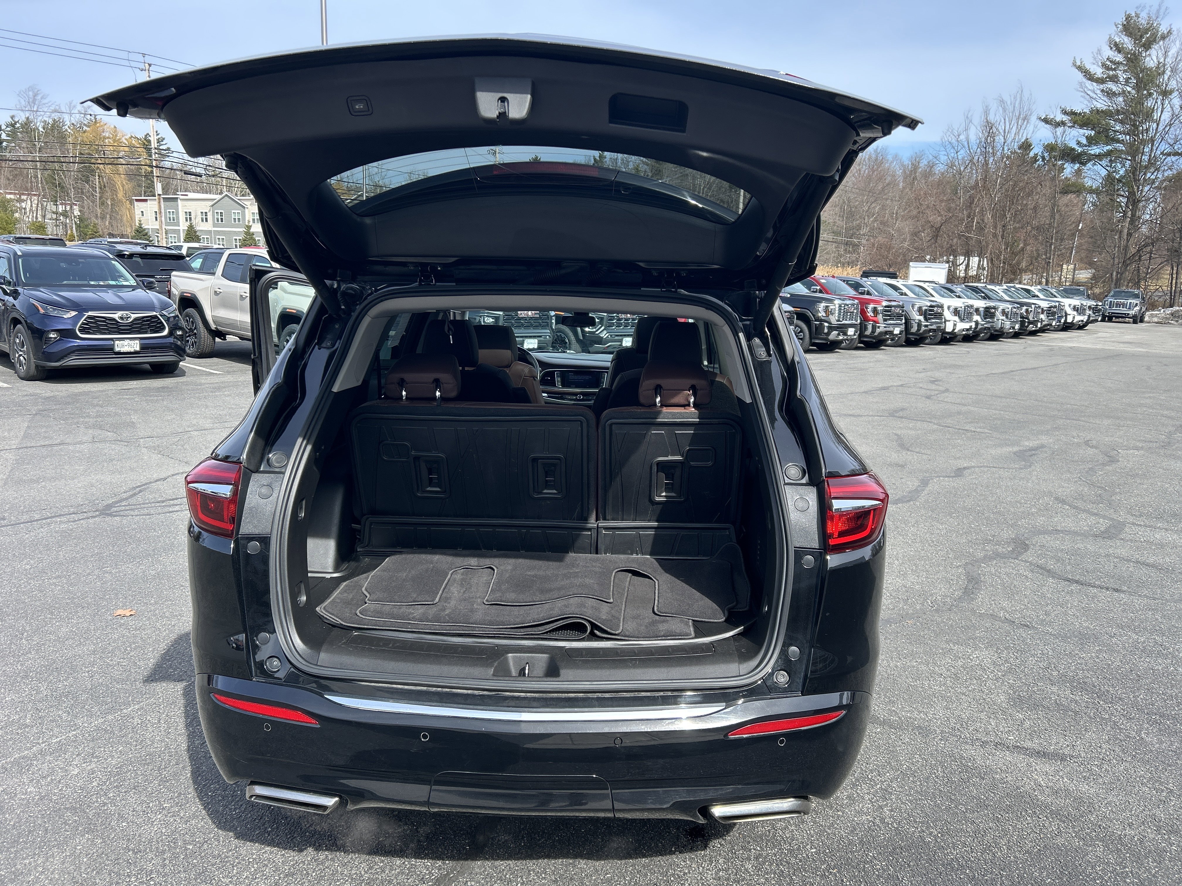 Used 2021 Buick Enclave Avenir w/ Avenir Technology Package image 8