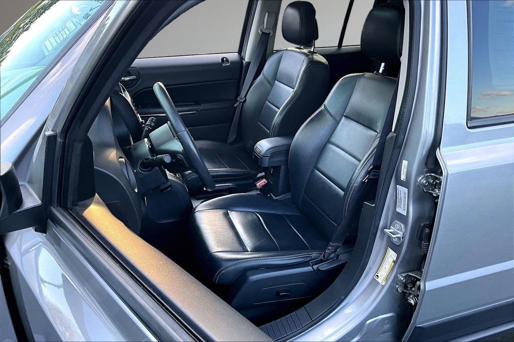 Used 2015 Jeep Patriot Limited w/ Sun/Sound Group AWD/4WD image 19
