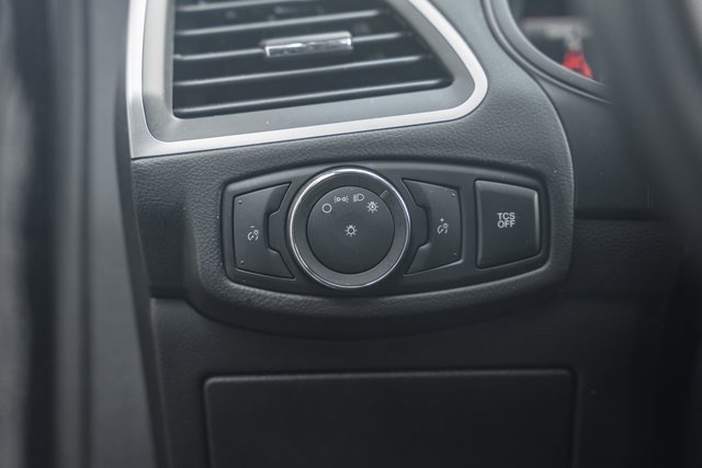 Certified 2022 Ford Edge SE w/ Black Appearance Package image 40