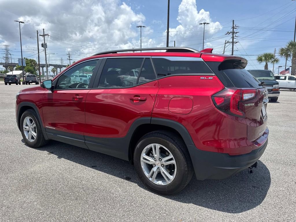 Used 2022 GMC Terrain SLE w/ Driver Convenience Package image 7