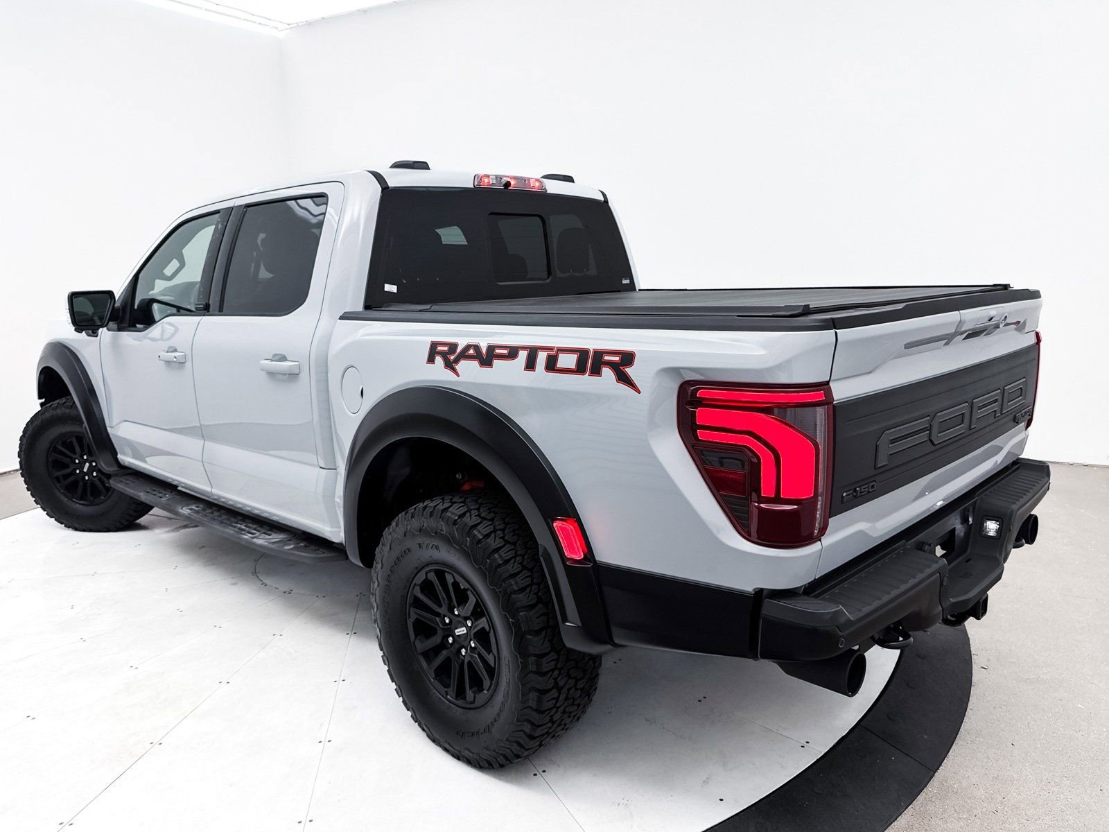 Used 2025 Ford F150 Raptor image 16