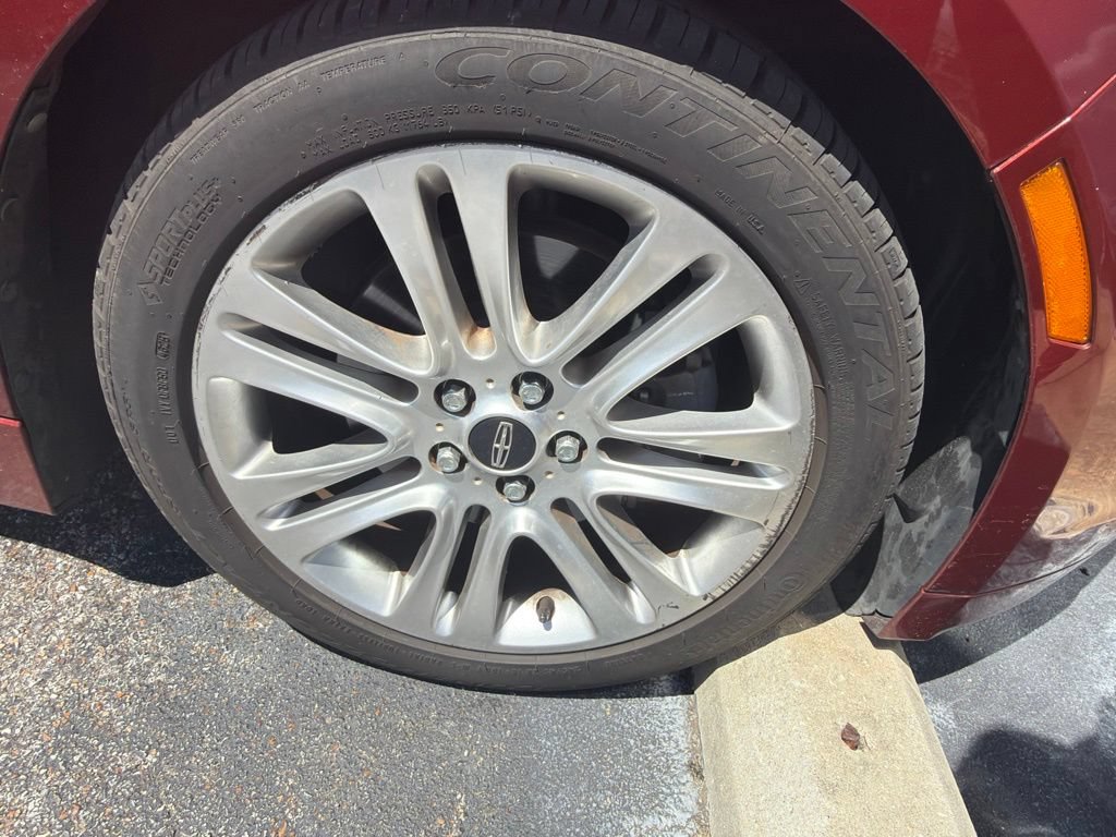 Used 2014 Lincoln MKZ FWD image 6