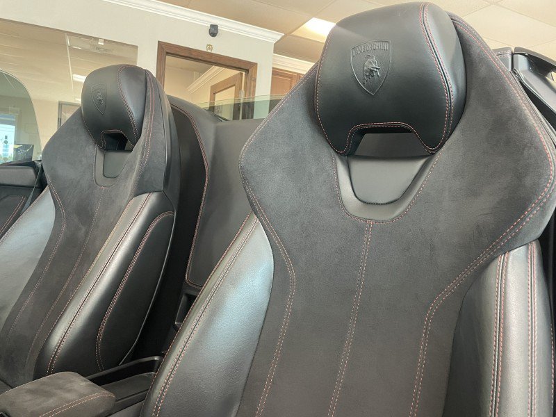 Used 2019 Lamborghini Huracan LP 580-2 RWD image 13