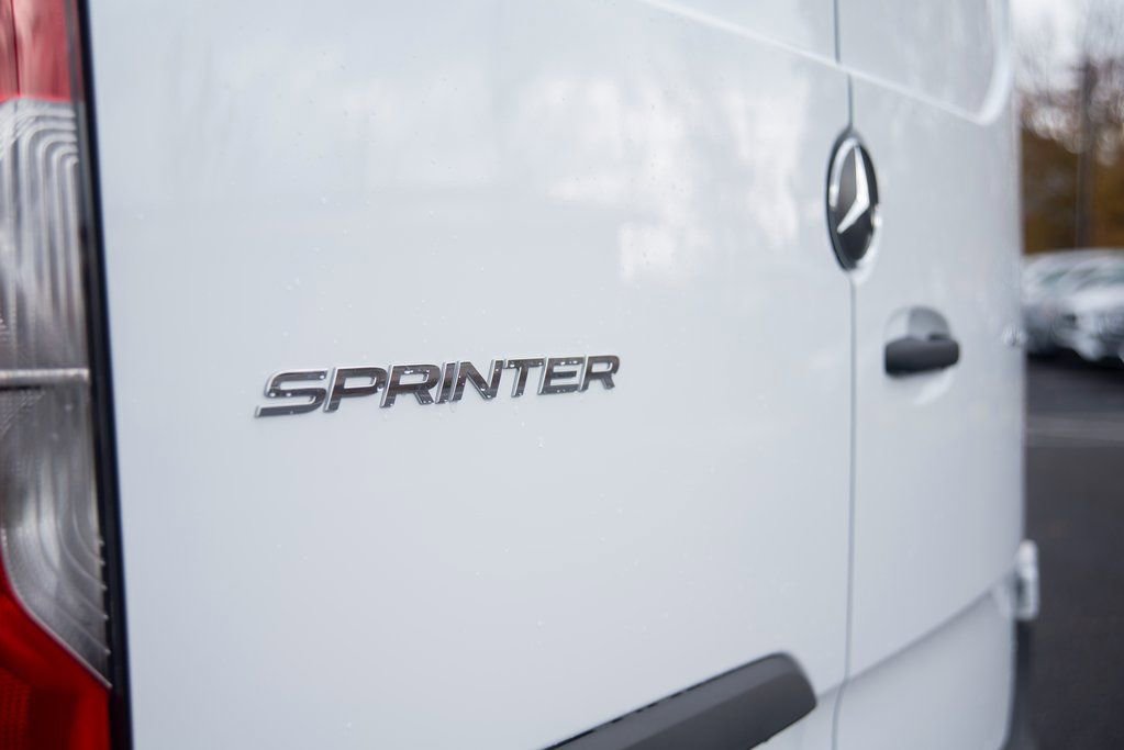 New 2025 Mercedes-Benz Sprinter 4500 image 17