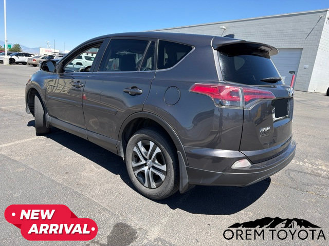 Used 2018 Toyota RAV4 LE w/ Carpet Mat Package AWD/4WD image 8