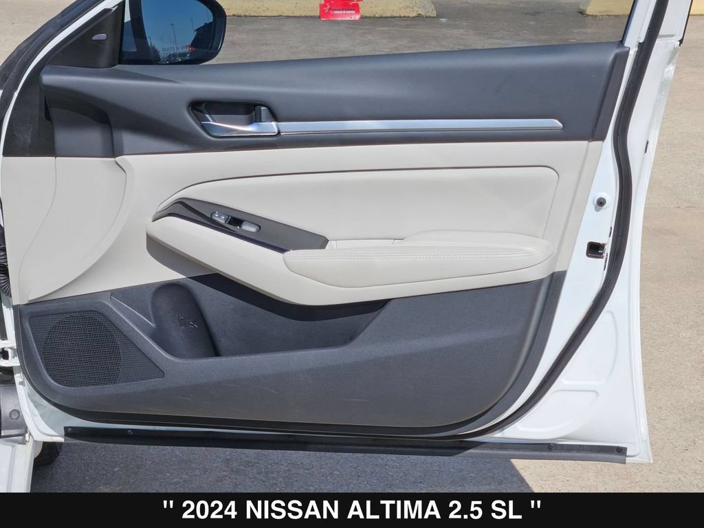 Used 2024 Nissan Altima 2.5 SL FWD image 31