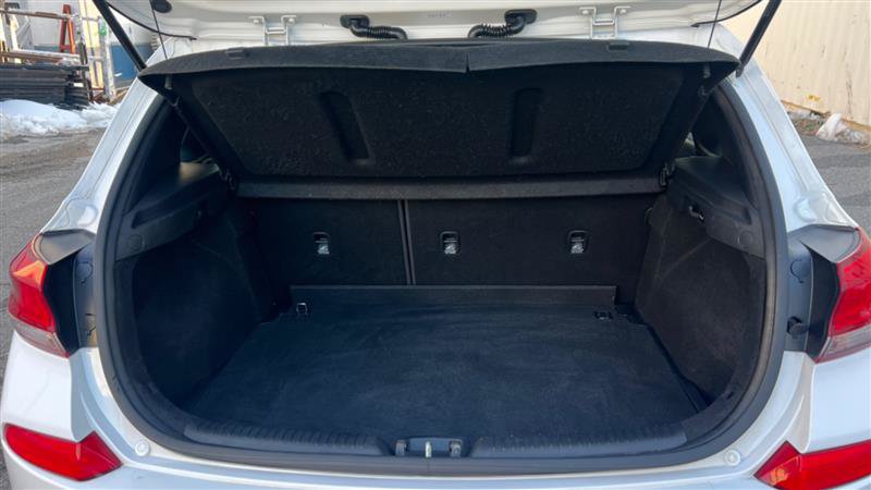 Used 2018 Hyundai Elantra GT FWD image 30