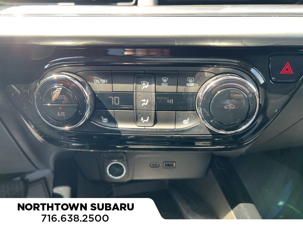 Used 2024 Chevrolet Trax LT w/ Sunroof Package image 8