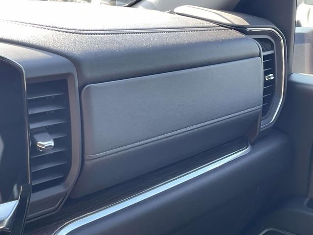 Used 2024 Chevrolet Silverado 2500 LT w/ Convenience Package AWD/4WD image 32