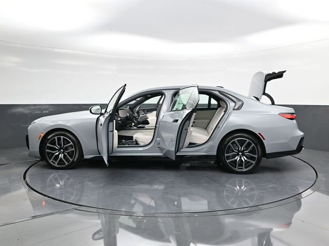 New 2025 BMW 760i xDrive w/ Executive Package image 37