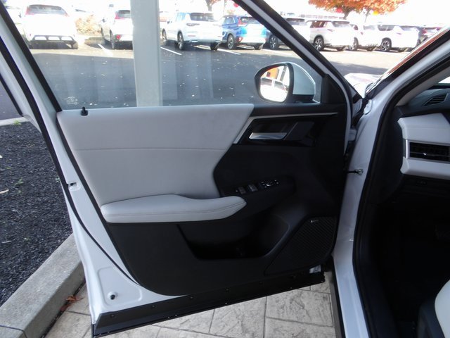 New 2025 Mitsubishi Outlander SE image 19