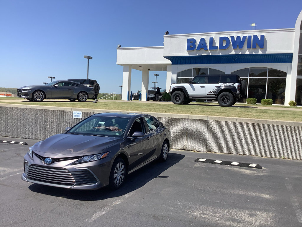 Used 2023 Toyota Camry LE FWD image 3