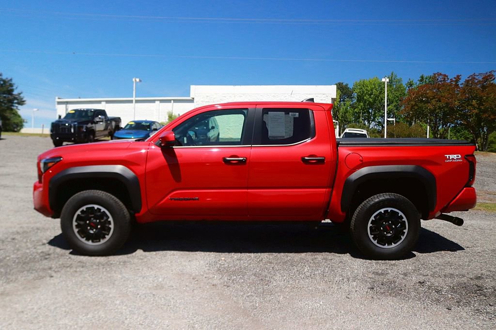 Used 2025 Toyota Tacoma TRD Off-Road AWD/4WD image 4