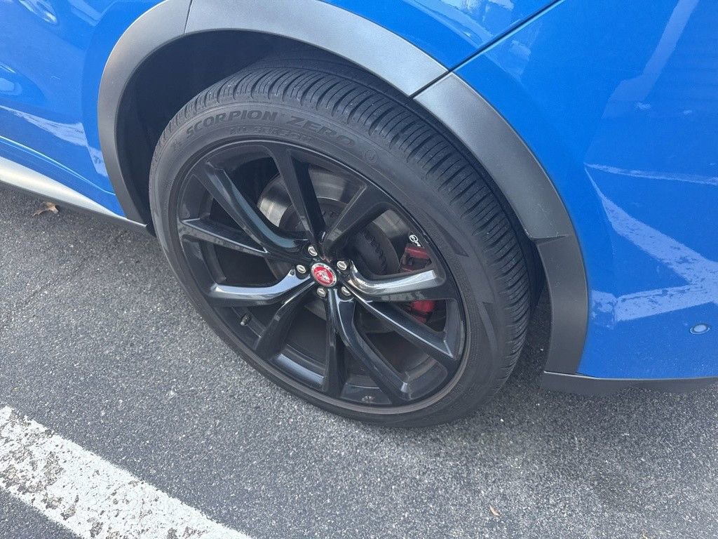 Used 2020 Jaguar F-PACE SVR image 10