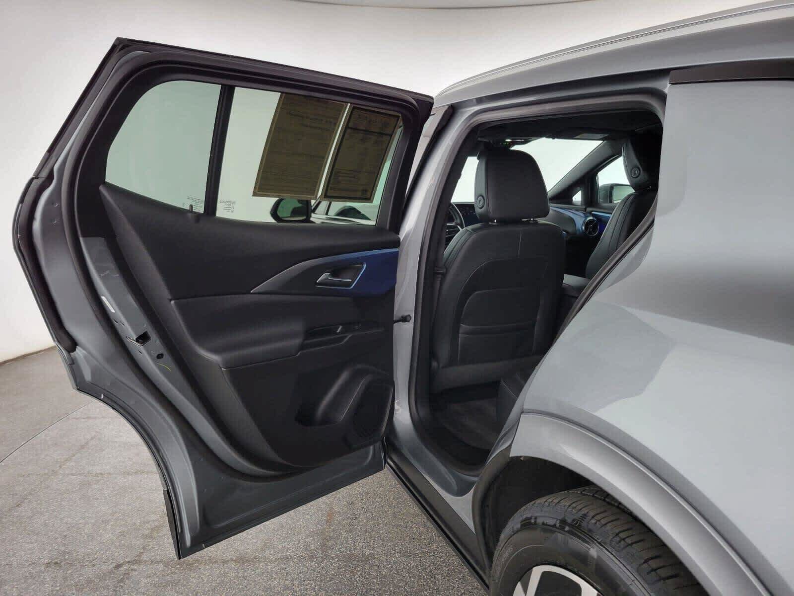 Used 2024 Chevrolet Equinox EV LT FWD image 15