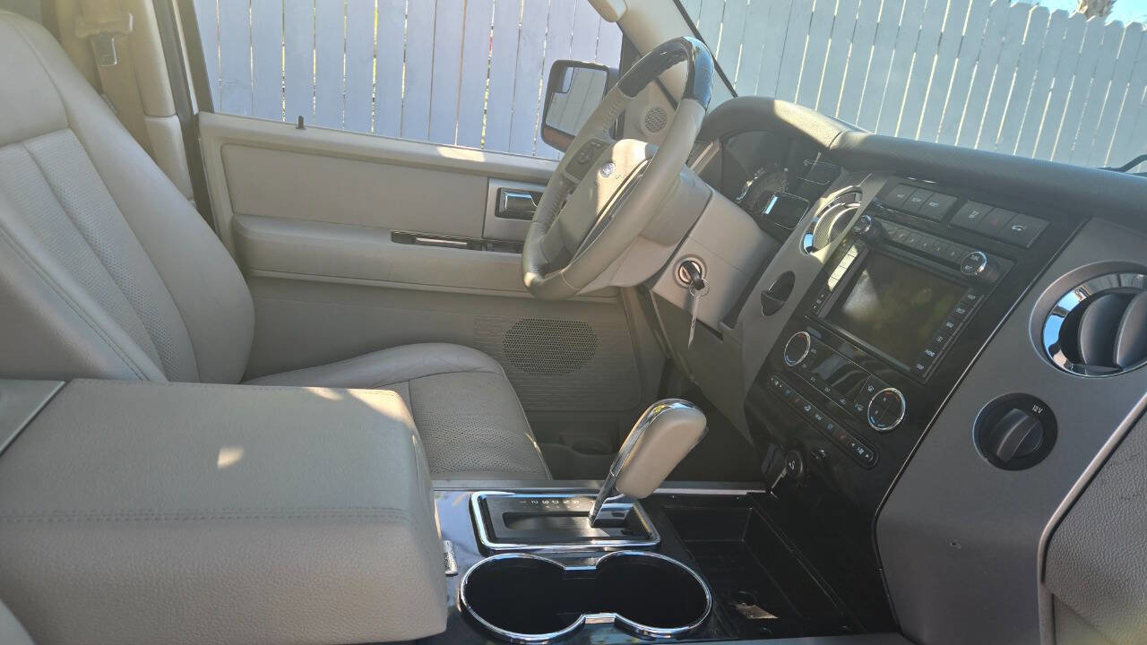 Used 2012 Ford Expedition Limited image 12