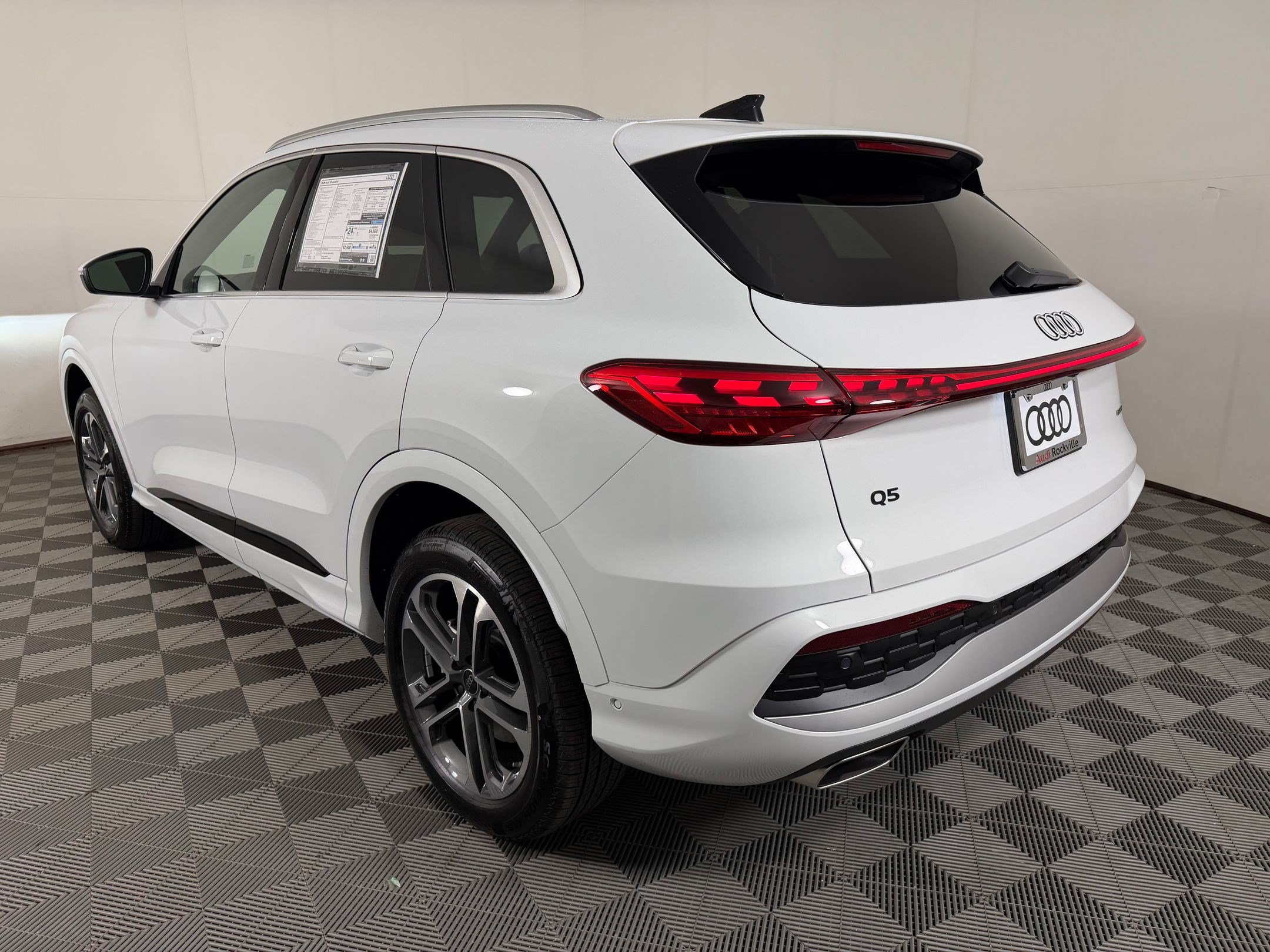 New 2026 Audi Q5 Premium Plus AWD/4WD image 3