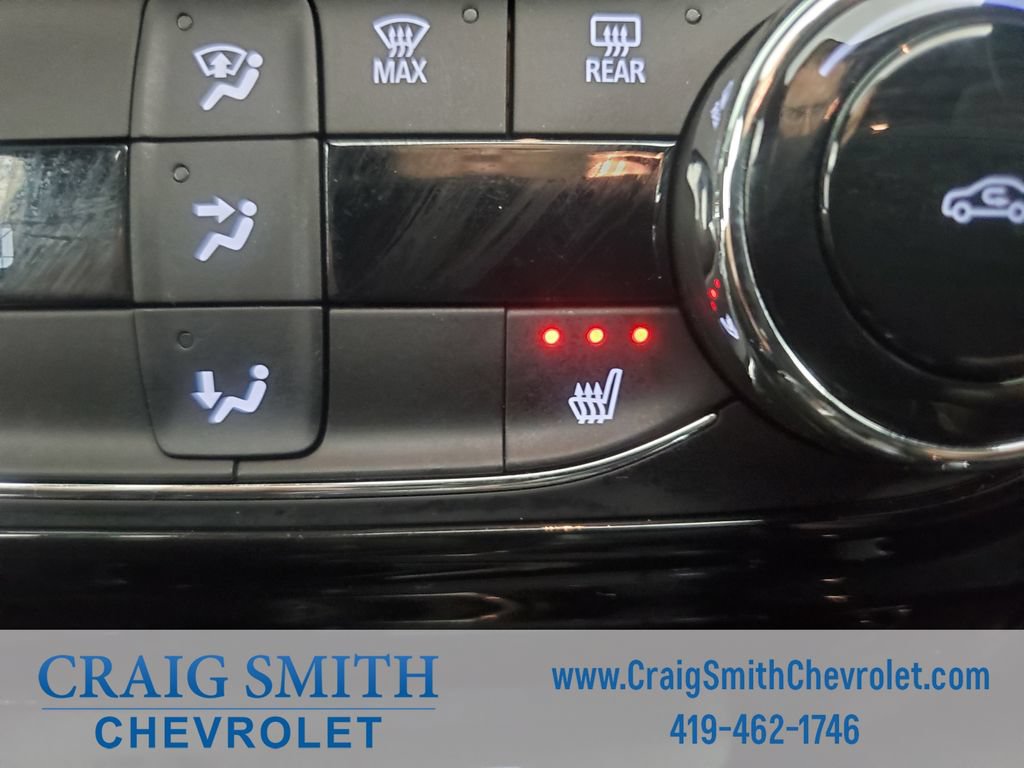 Used 2024 Chevrolet Trax RS w/ Sunroof Package FWD image 27