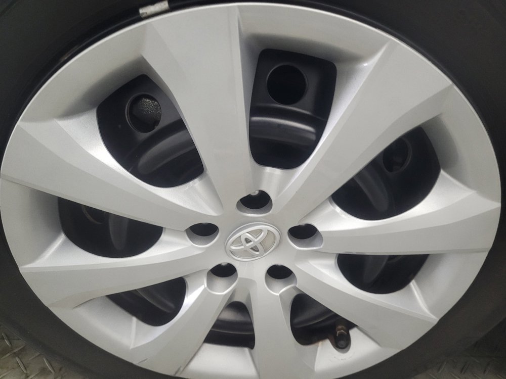 Used 2021 Toyota Corolla LE FWD image 31