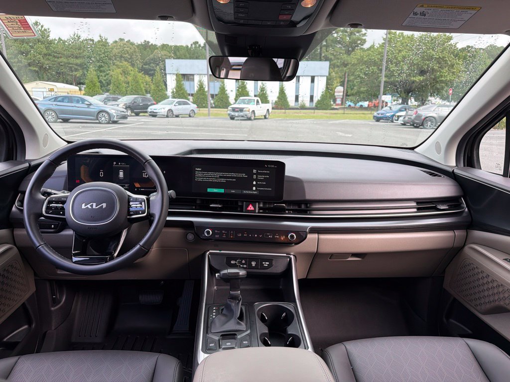 Certified 2026 Kia Carnival FWD image 8