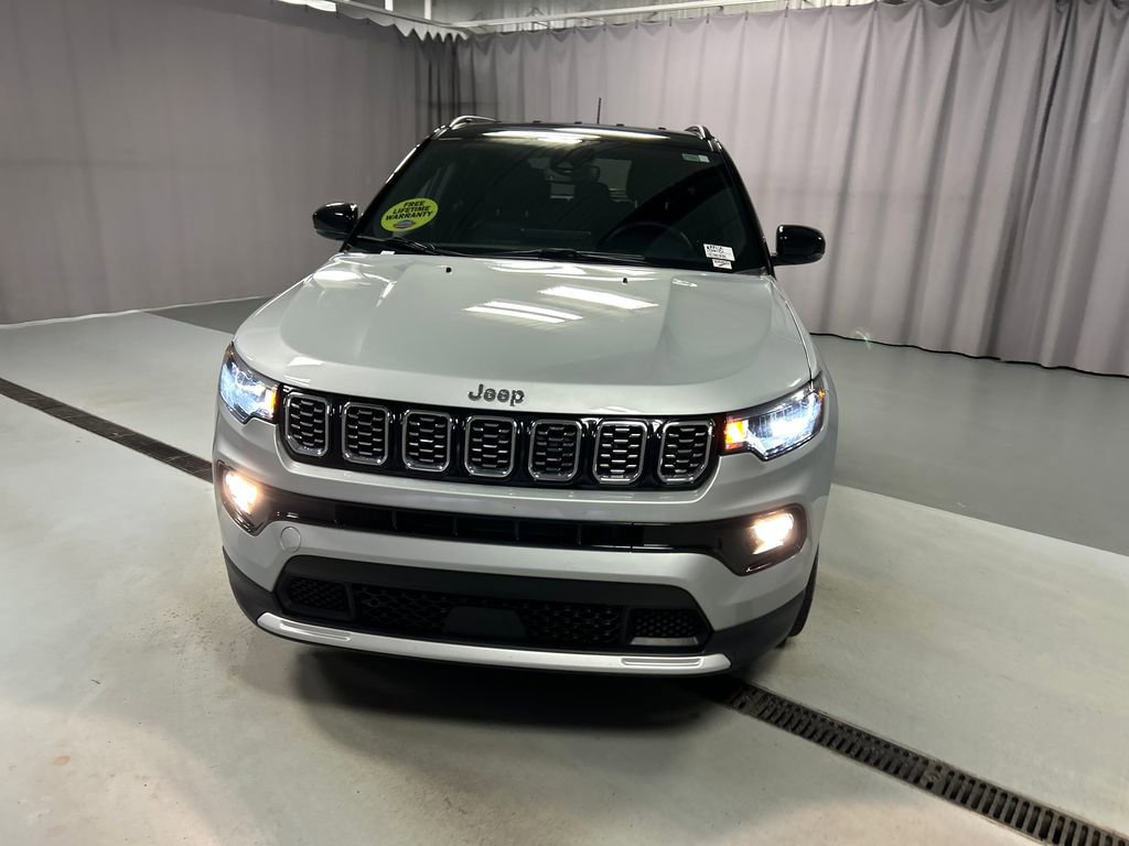 Used 2024 Jeep Compass Limited image 2
