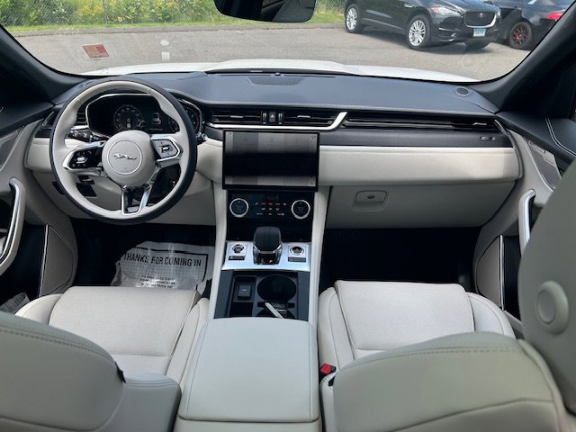 Used 2026 Jaguar F-PACE R-Dynamic S image 21