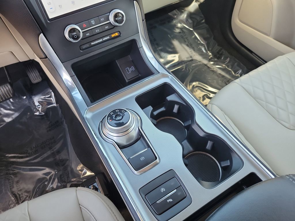 Used 2024 Ford Edge Titanium image 18