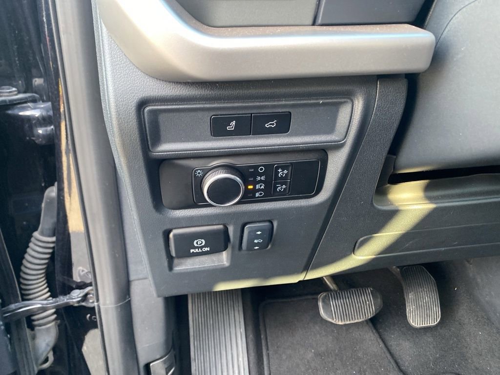 Used 2024 Ford Expedition Max XLT image 16