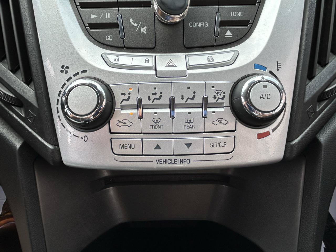 Used 2015 Chevrolet Equinox LS FWD image 23