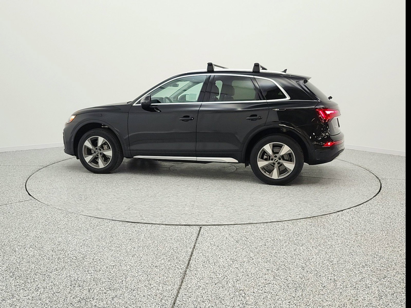 Used 2023 Audi Q5 2.0T Premium Plus w/ Premium Plus Package AWD/4WD image 8