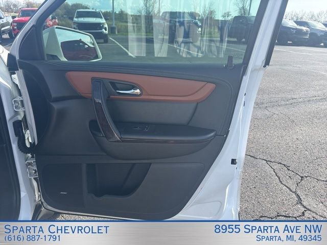 Used 2017 Chevrolet Traverse Premier FWD image 19