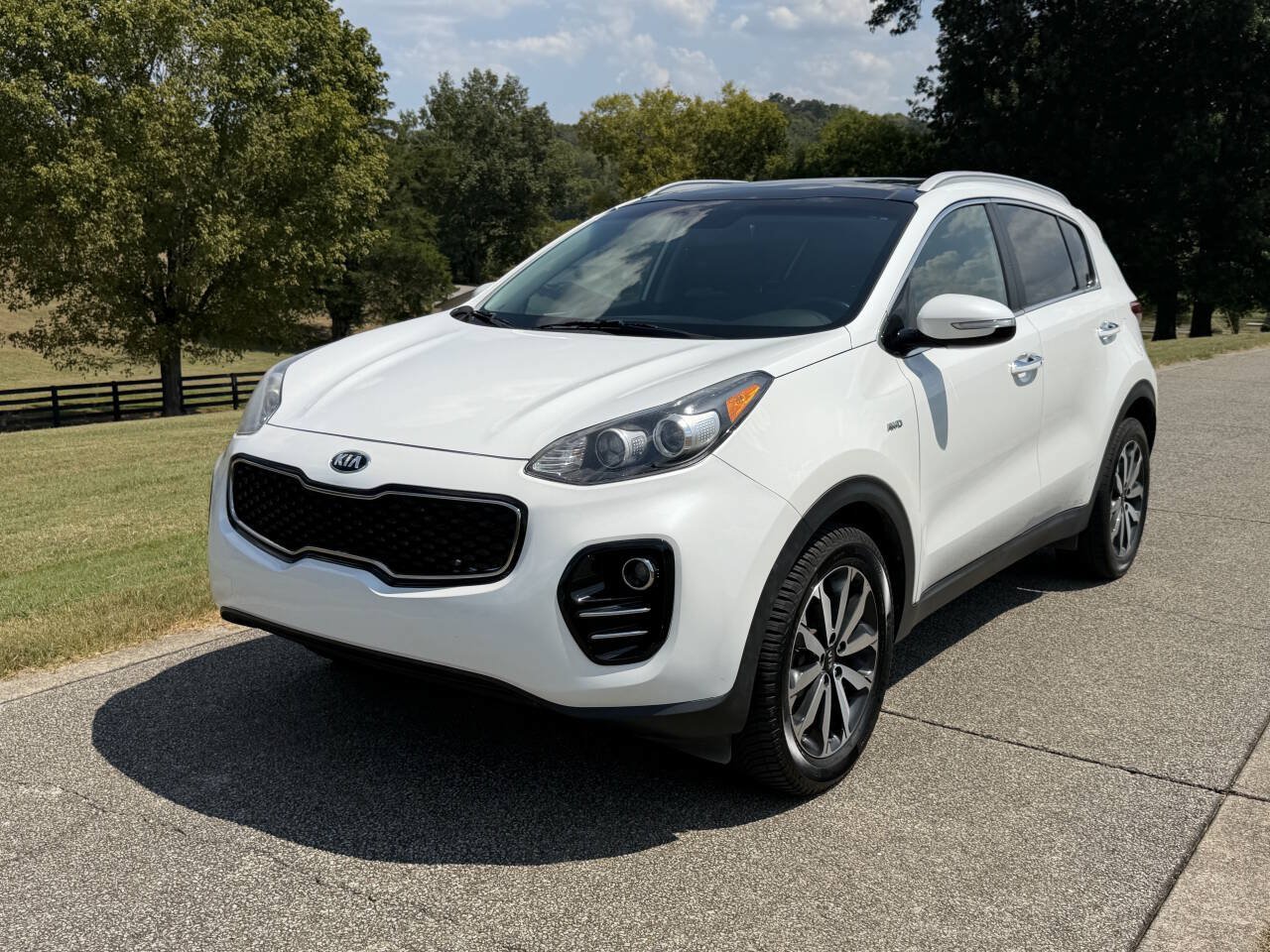 Used 2017 Kia Sportage EX w/ EX Premium Package AWD/4WD image 3