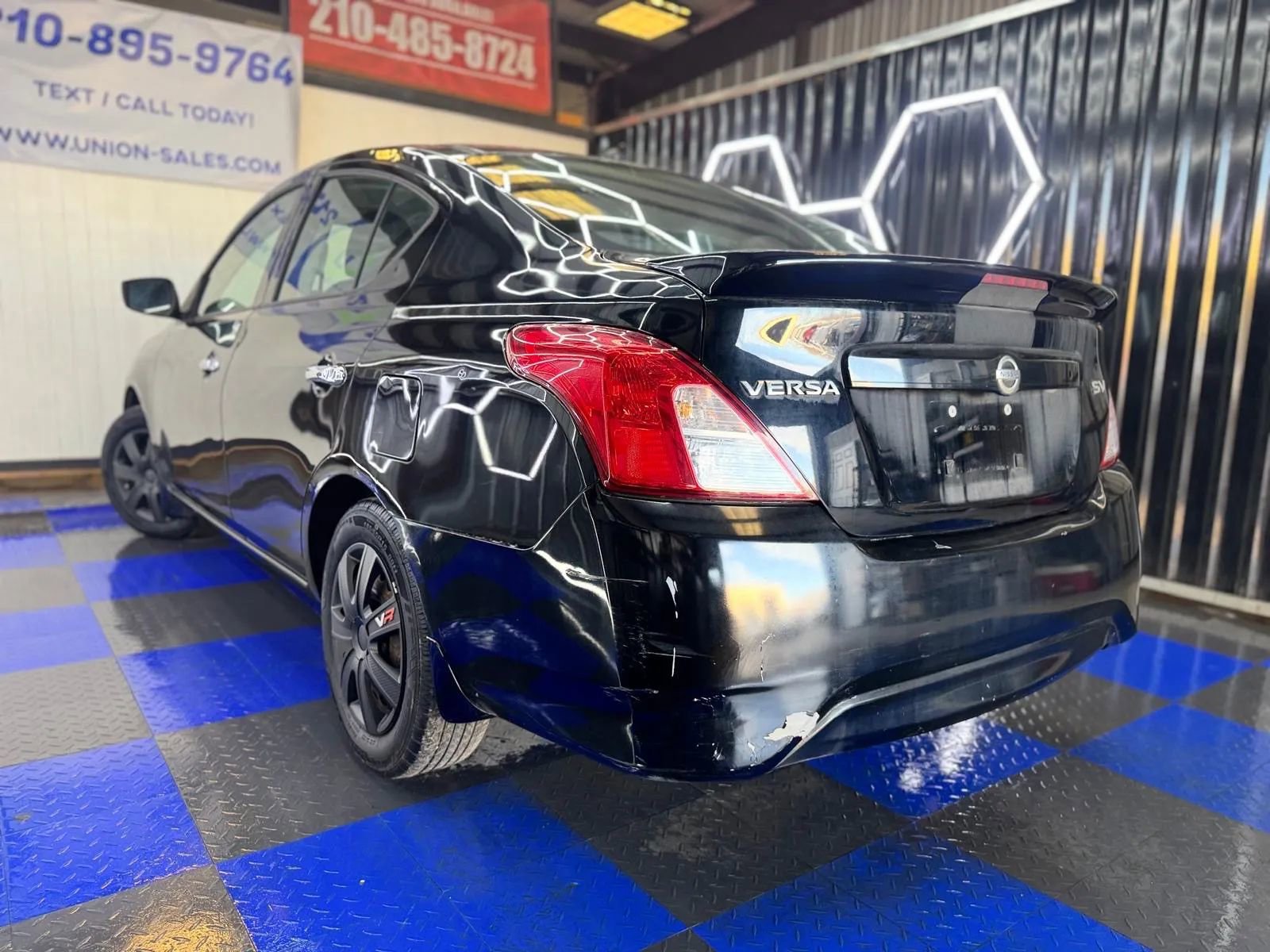 Used 2016 Nissan Versa SV image 21