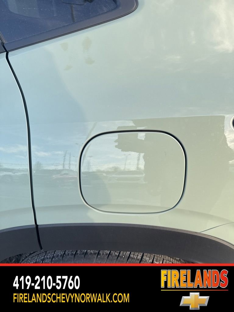 New 2026 Chevrolet Trax ACTIV w/ Sunroof Package image 98