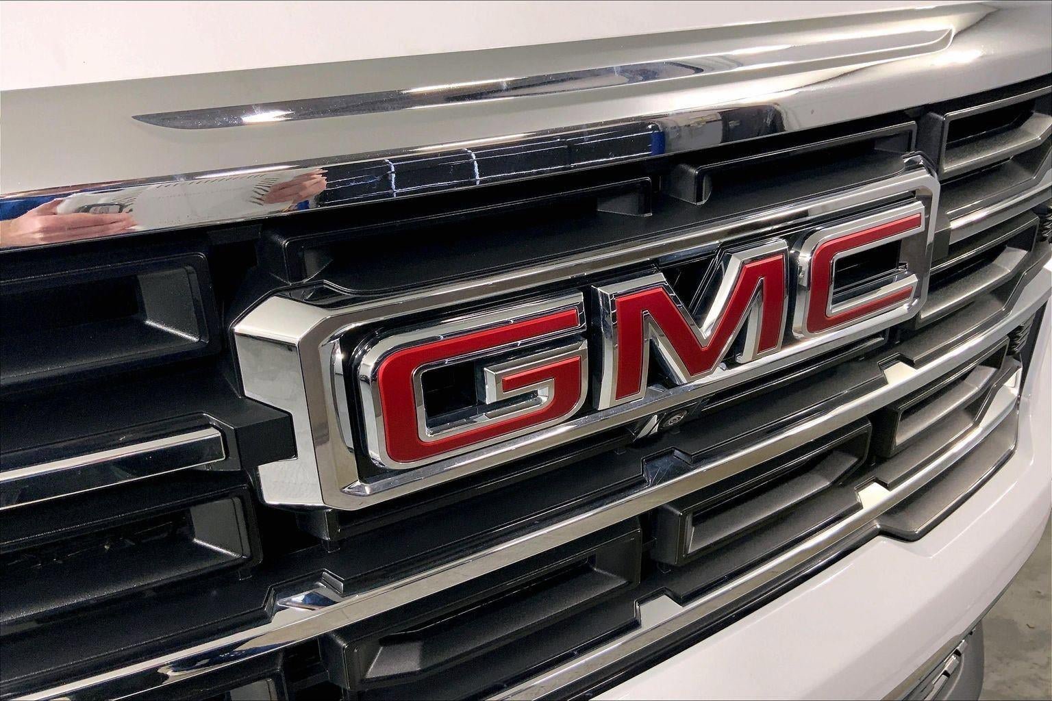 Used 2025 GMC Acadia Elevation AWD/4WD image 29