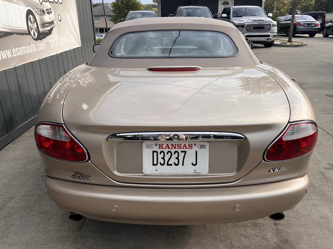 Used 2002 Jaguar XK8 XK8 2dr Convertible image 10