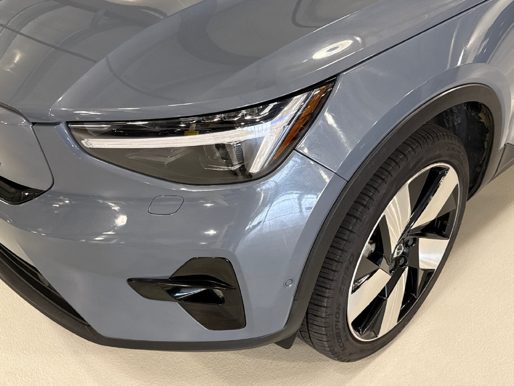 Certified 2023 Volvo C40 P8 Recharge Ultimate AWD/4WD image 7