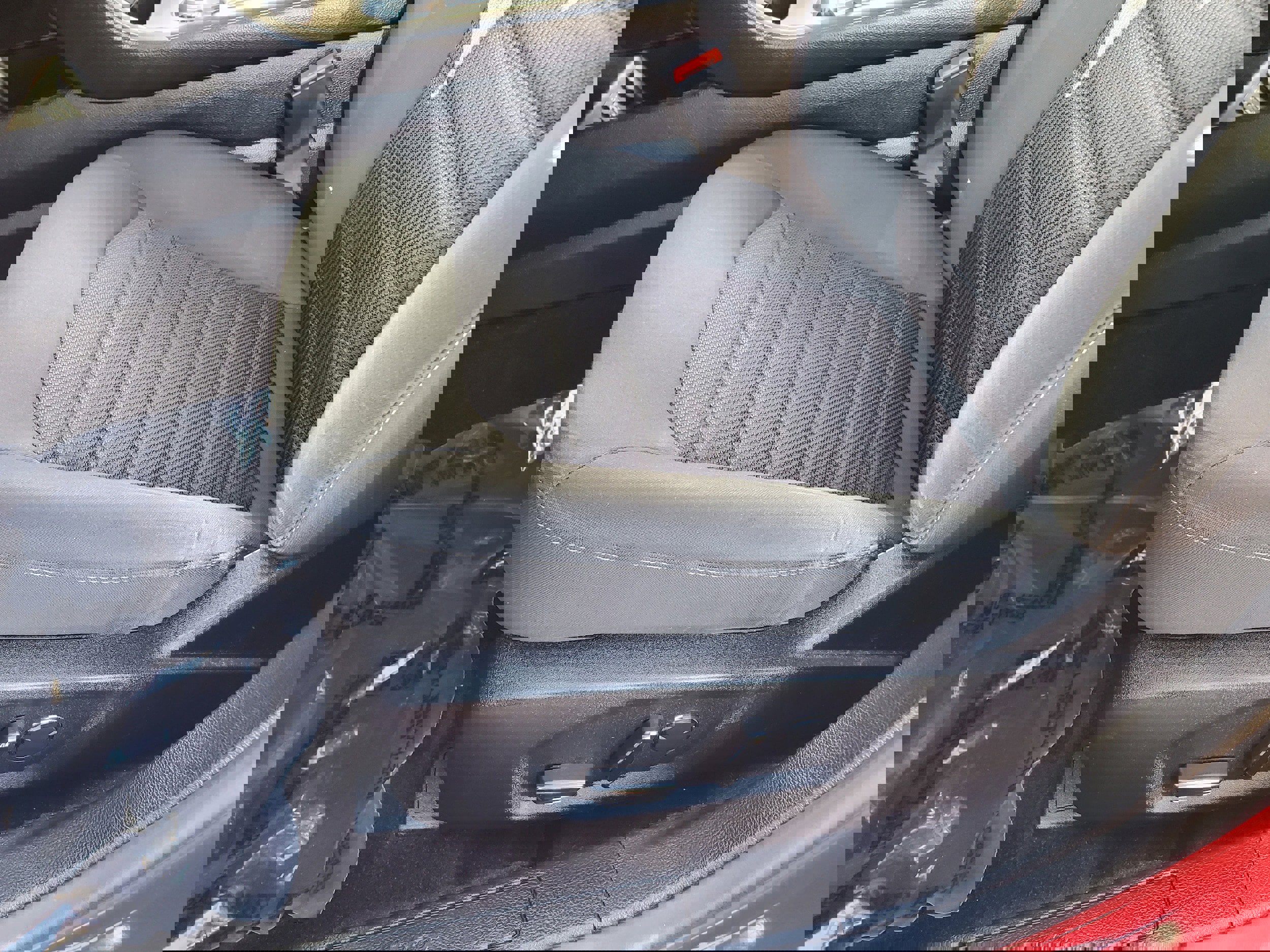 Used 2020 Ford Fusion SE image 10