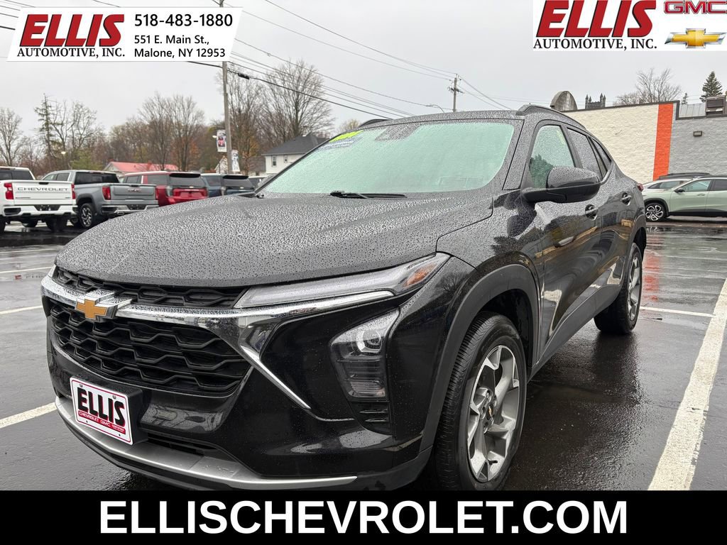 Used 2024 Chevrolet Trax LT image 1