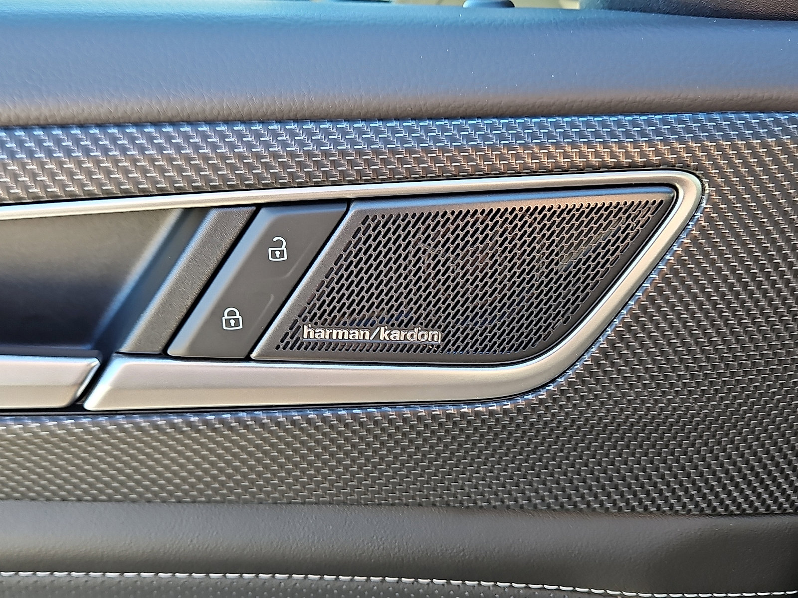 New 2026 Volkswagen Atlas Cross Sport SEL Premium R-Line image 15