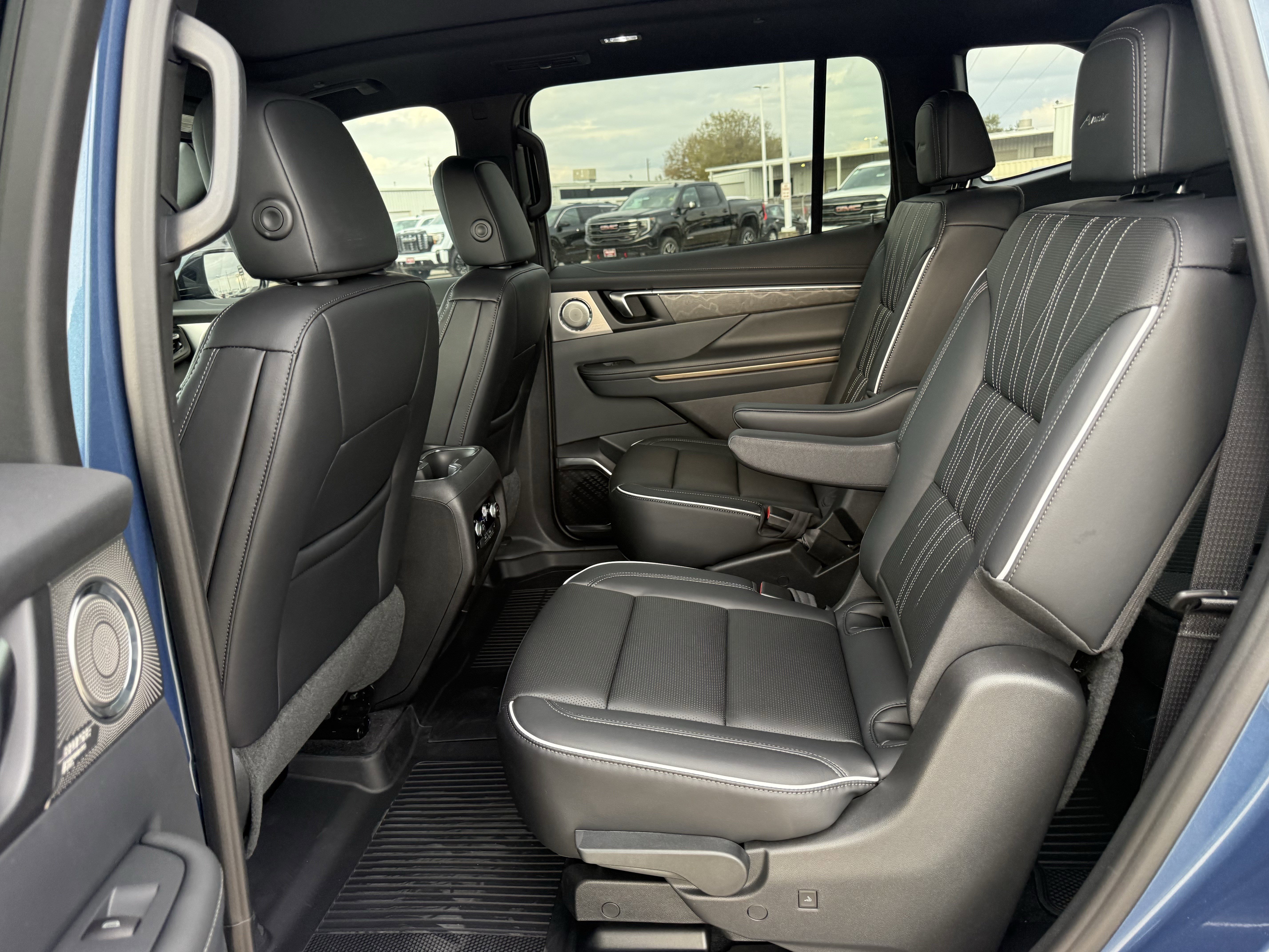 New 2026 Buick Enclave Avenir w/ Super Cruise Package FWD image 23