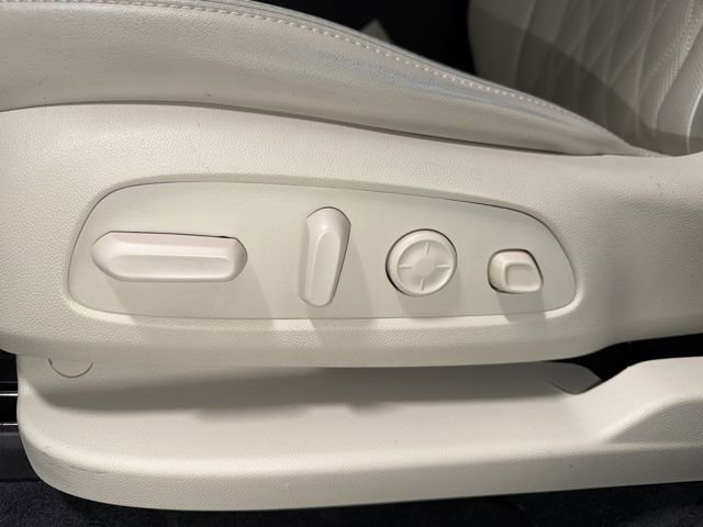 Used 2023 Buick Enclave Avenir w/ Avenir Technology Package image 14