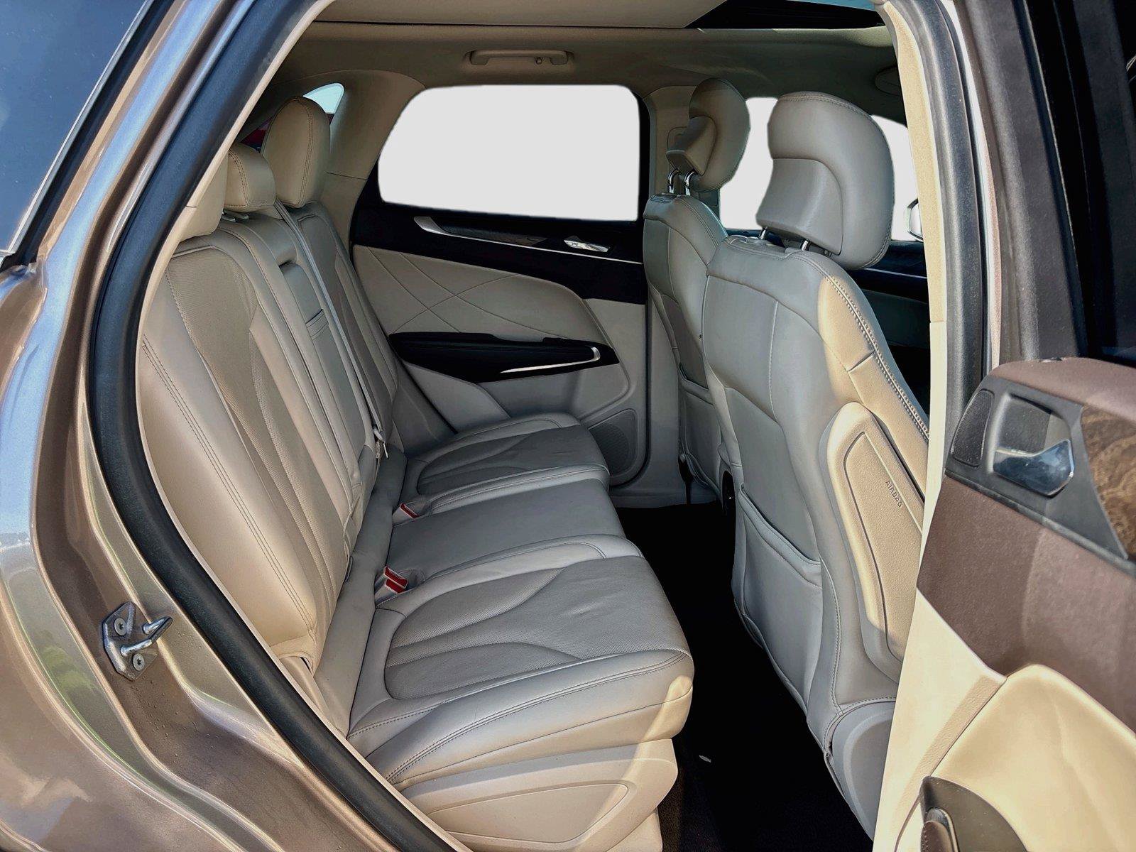 Used 2019 Lincoln MKC Reserve w/ MKC Technology Package FWD image 28