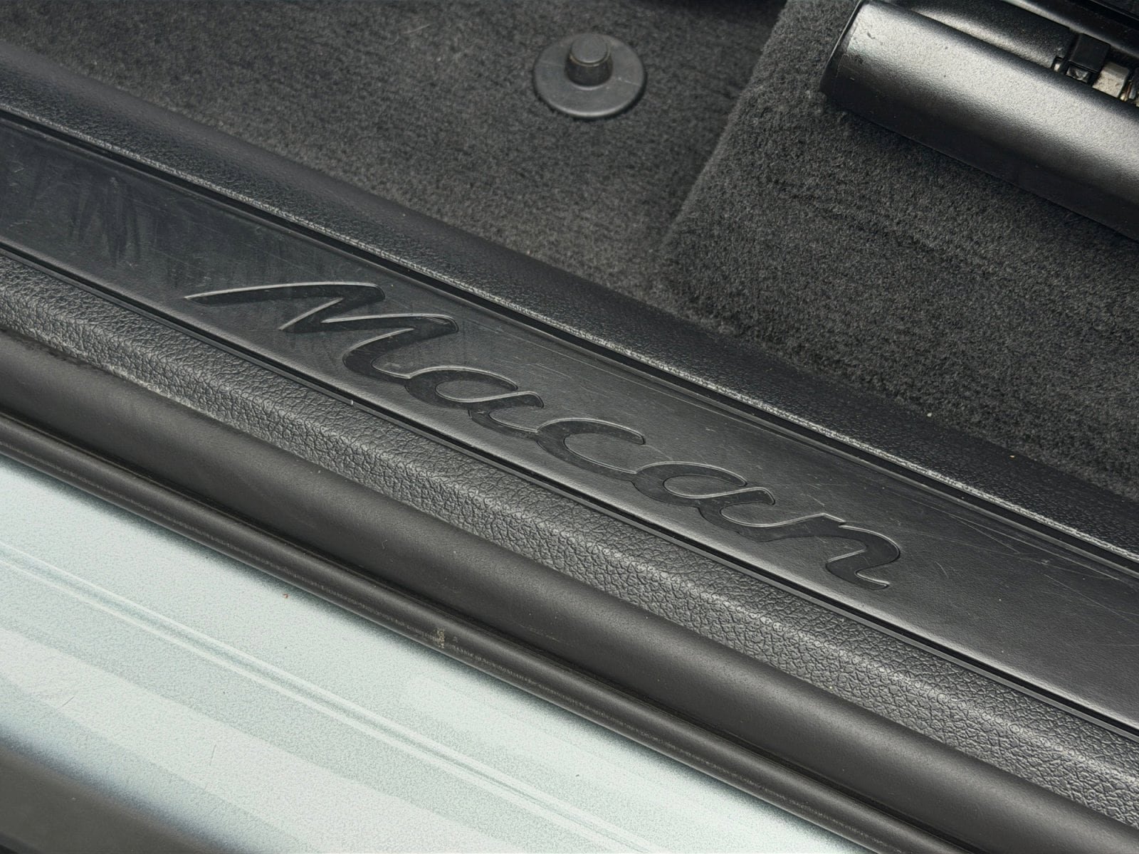 Certified 2020 Porsche Macan image 16