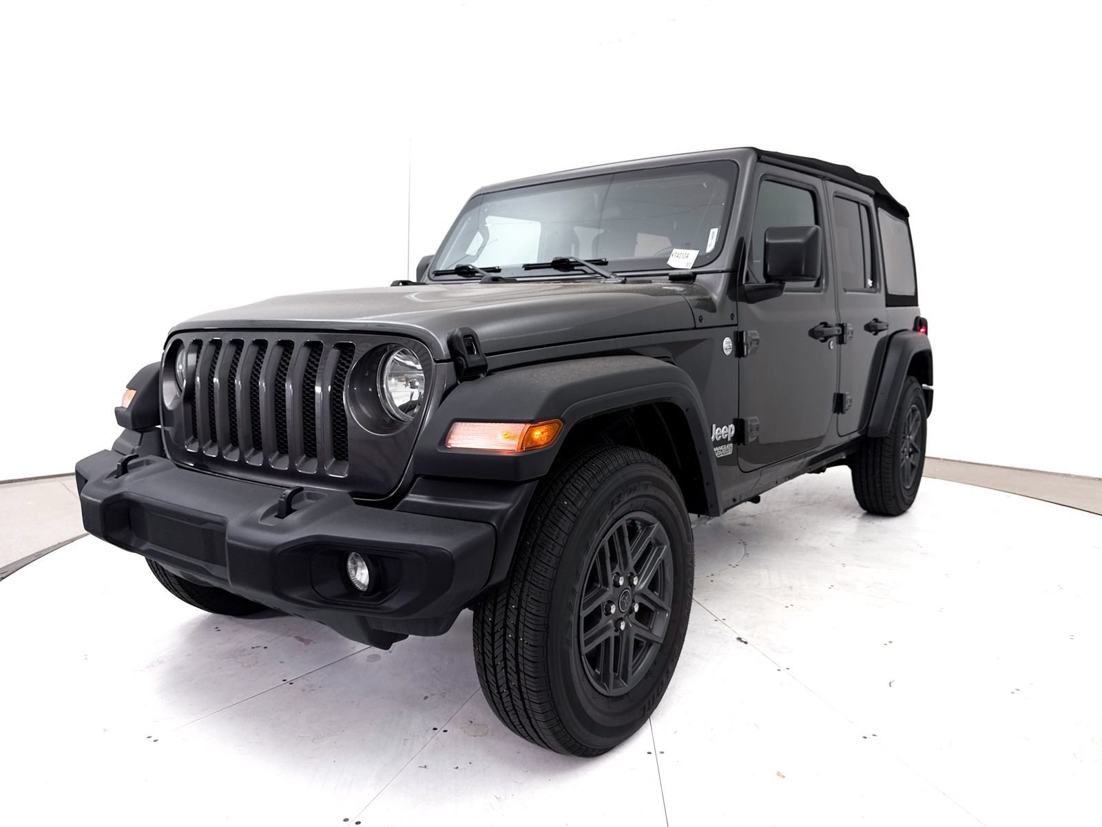 Used 2018 Jeep Wrangler Unlimited Sport AWD/4WD image 3