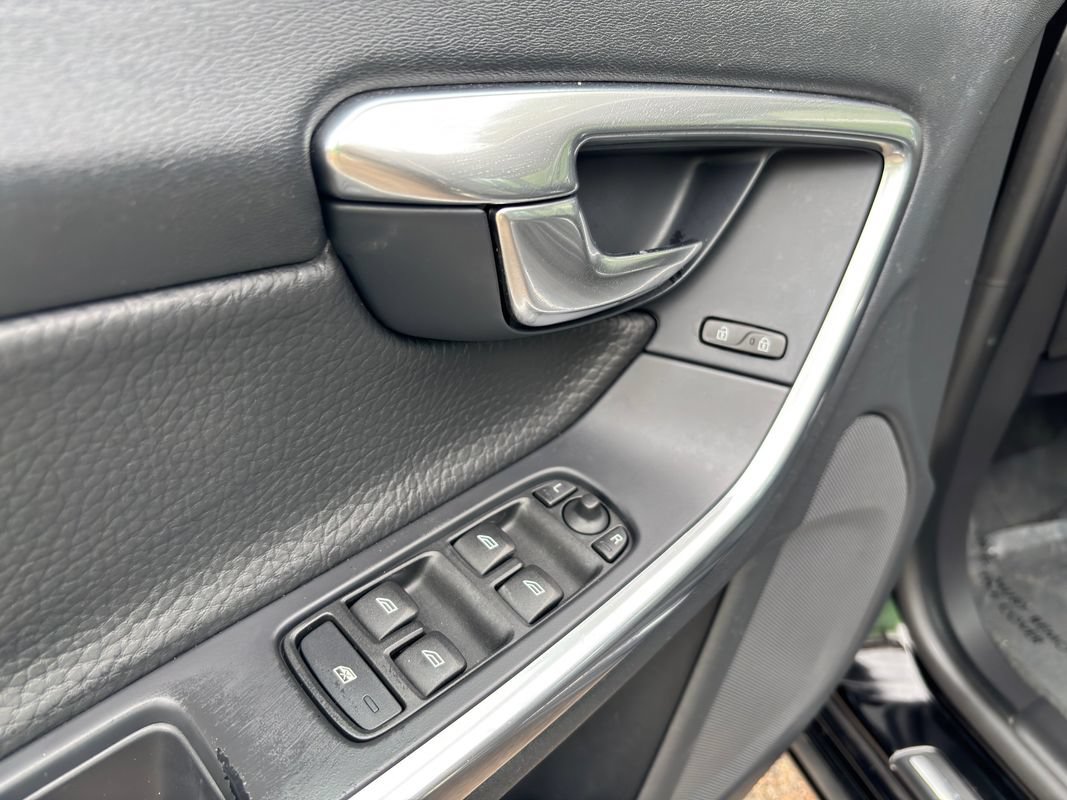 Used 2014 Volvo S60 T5 AWD/4WD image 16
