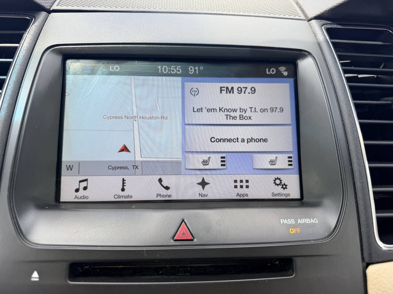 Used 2017 Ford Taurus SEL w/ Equipment Group 201A FWD image 26