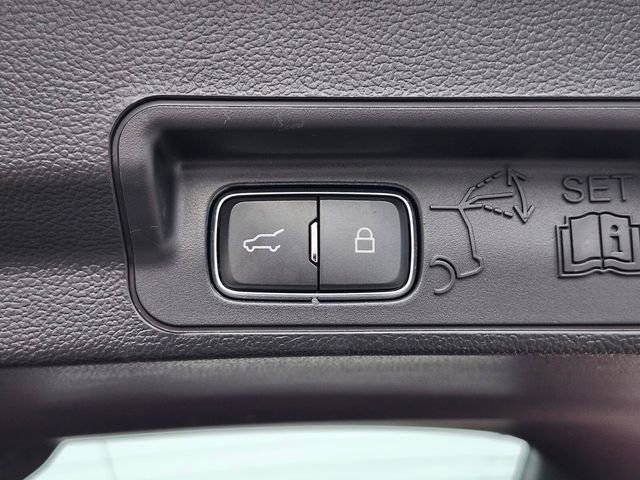 Certified 2022 Ford Explorer XLT w/ Equipment Group 202A image 35