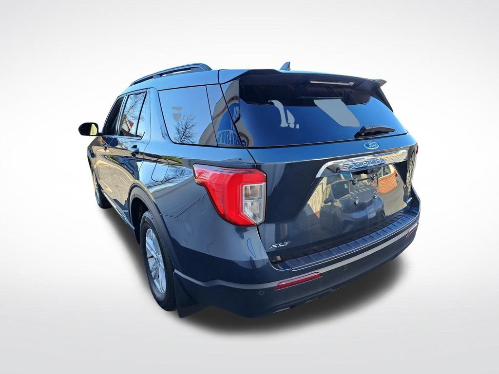 Used 2023 Ford Explorer XLT AWD/4WD image 5